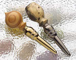 Presentation wine bottle stopper - (Black Titanium and Gold Titanium)